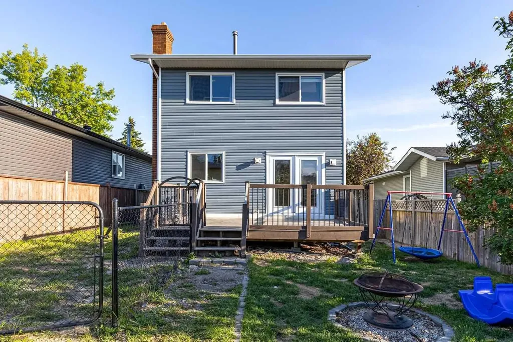 34 Elk Hill SE Airdrie AB T4B 1Y9