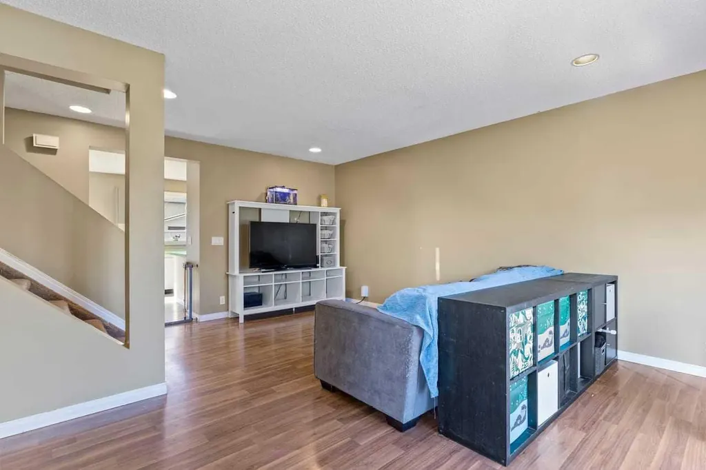 34 Elk Hill SE Airdrie AB T4B 1Y9