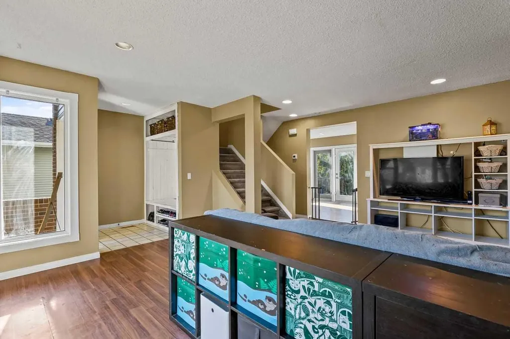 34 Elk Hill SE Airdrie AB T4B 1Y9