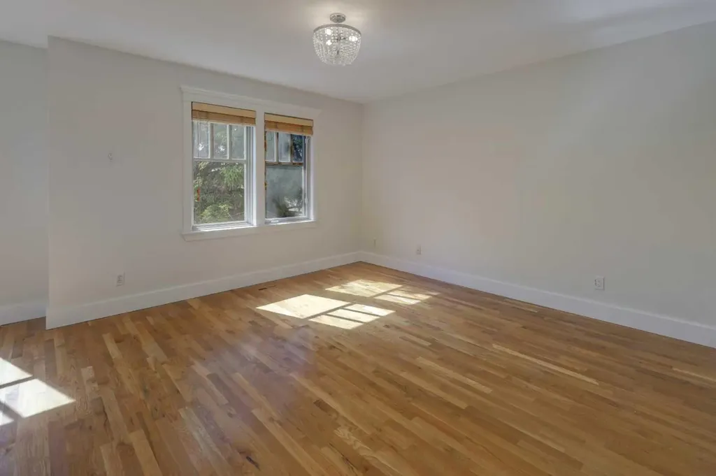 1908 32 Street SW Calgary AB T3E 2R1