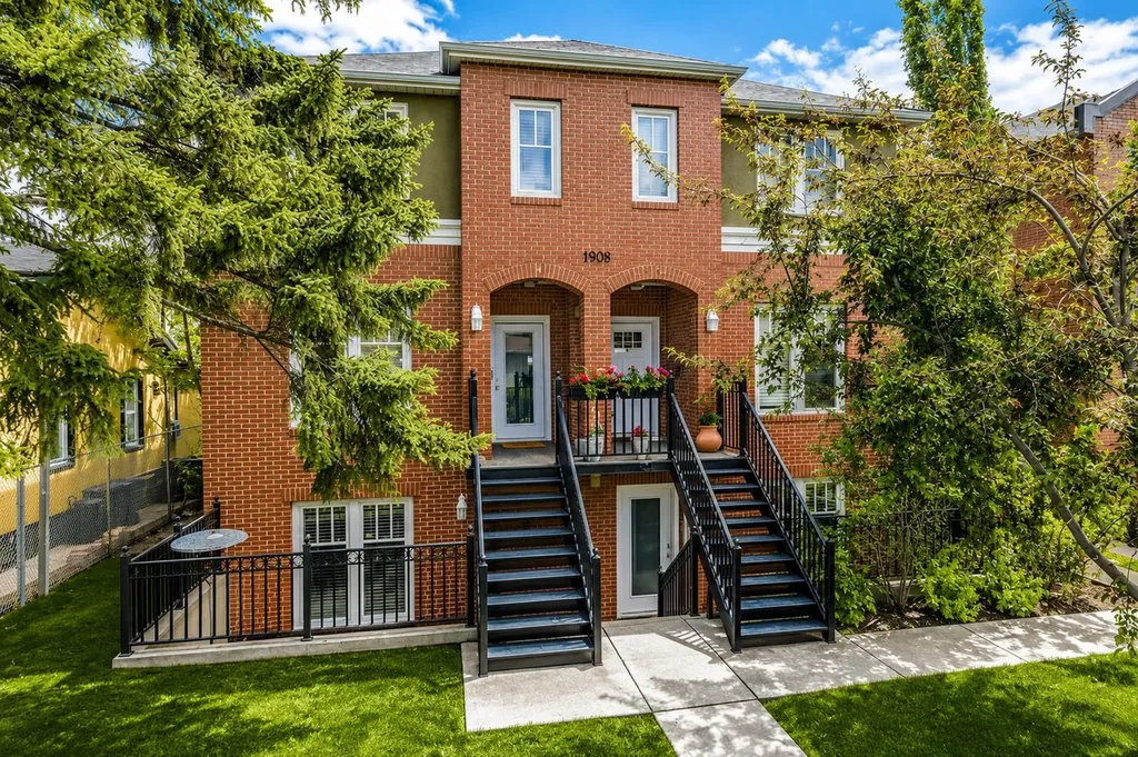 1908 32 Street SW Calgary AB T3E 2R1