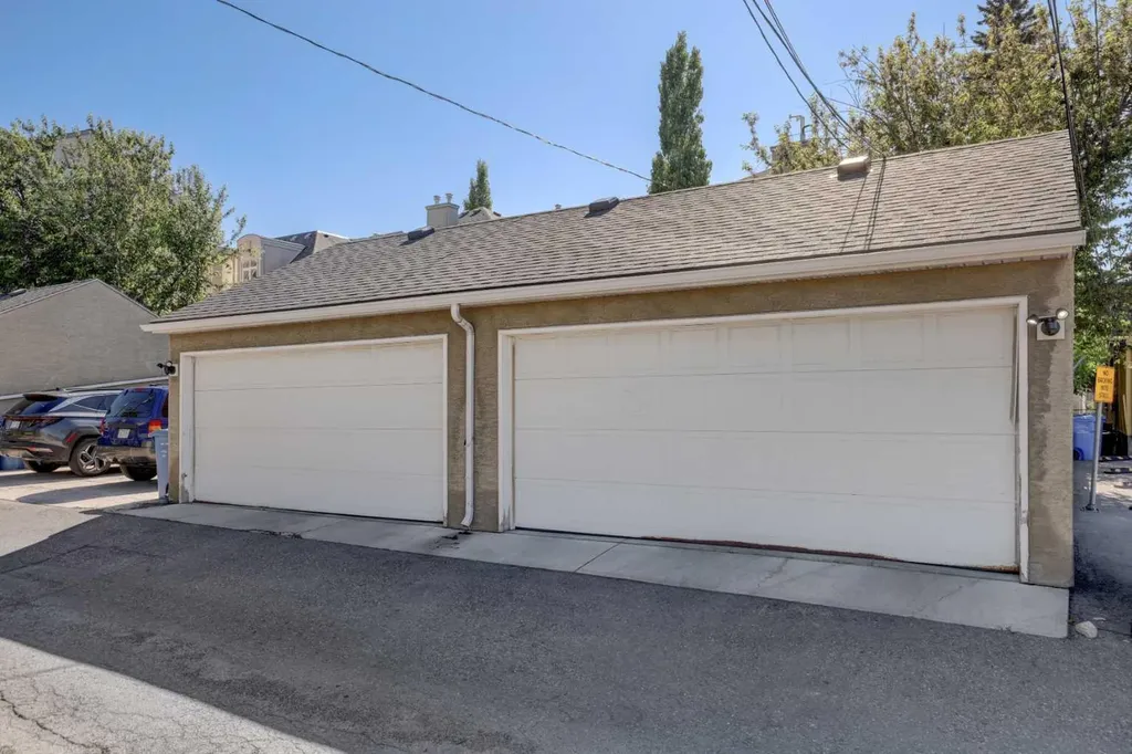 1908 32 Street SW Calgary AB T3E 2R1