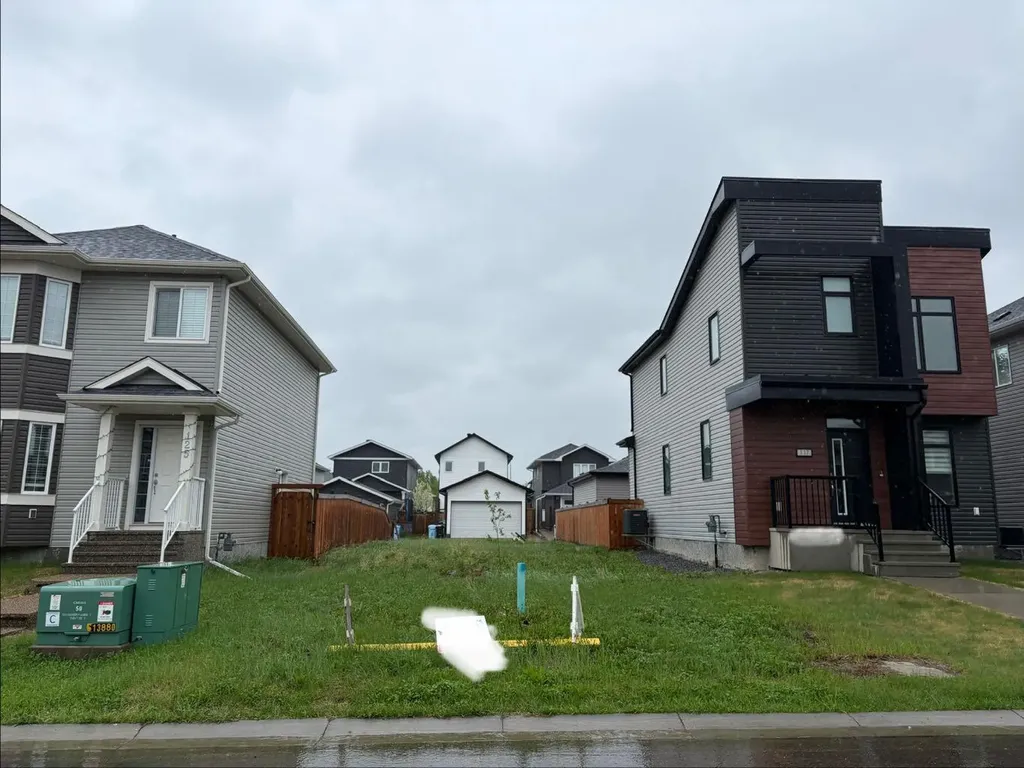 121 Warren Road Fort Mcmurray AB T9H 5H7