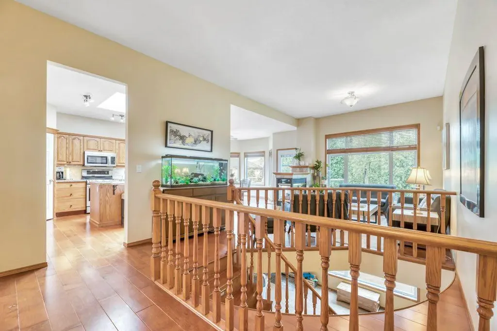 199 Lakeside Greens Court Chestermere AB T1X 1C7