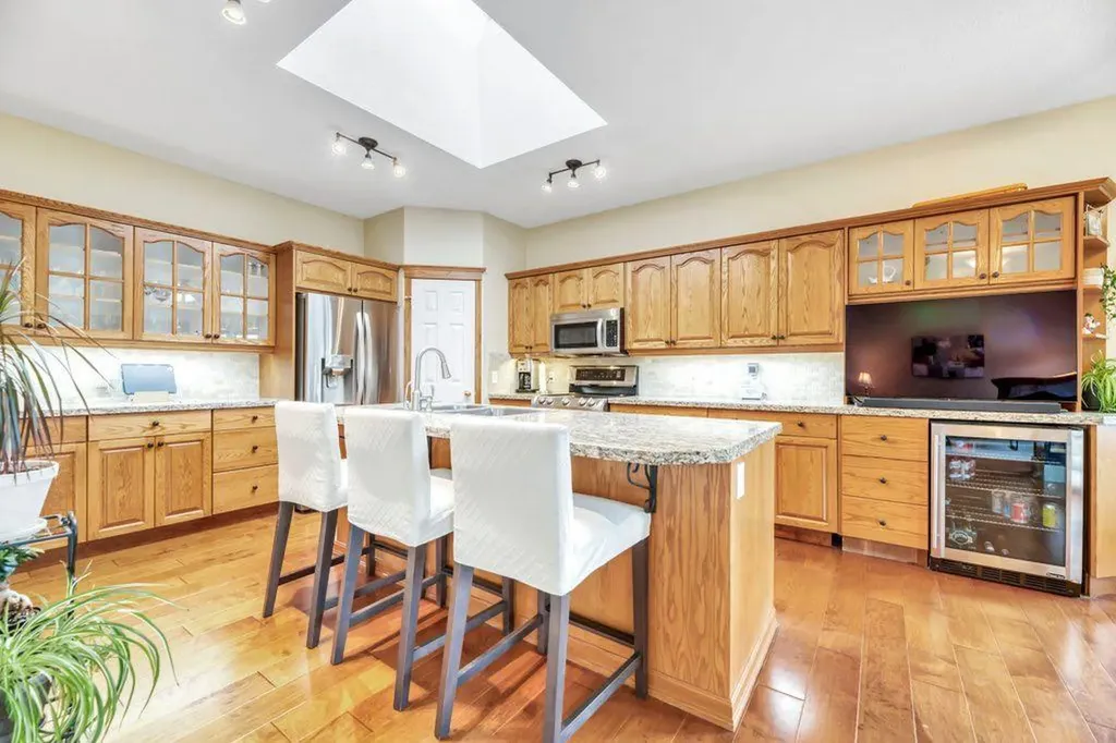199 Lakeside Greens Court Chestermere AB T1X 1C7
