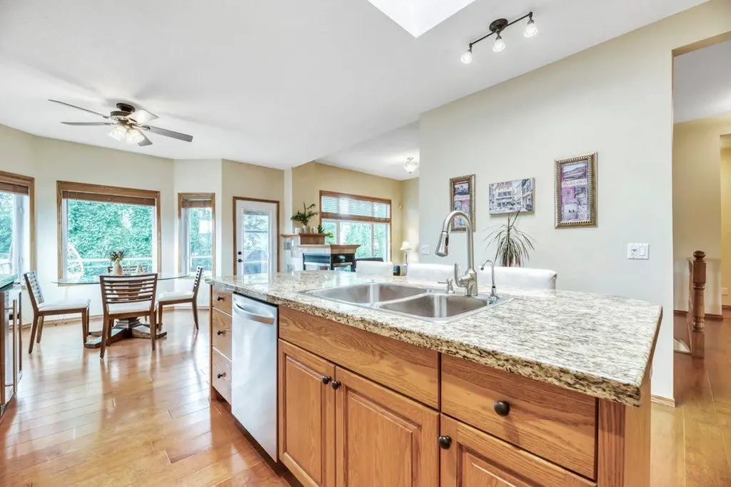 199 Lakeside Greens Court Chestermere AB T1X 1C7