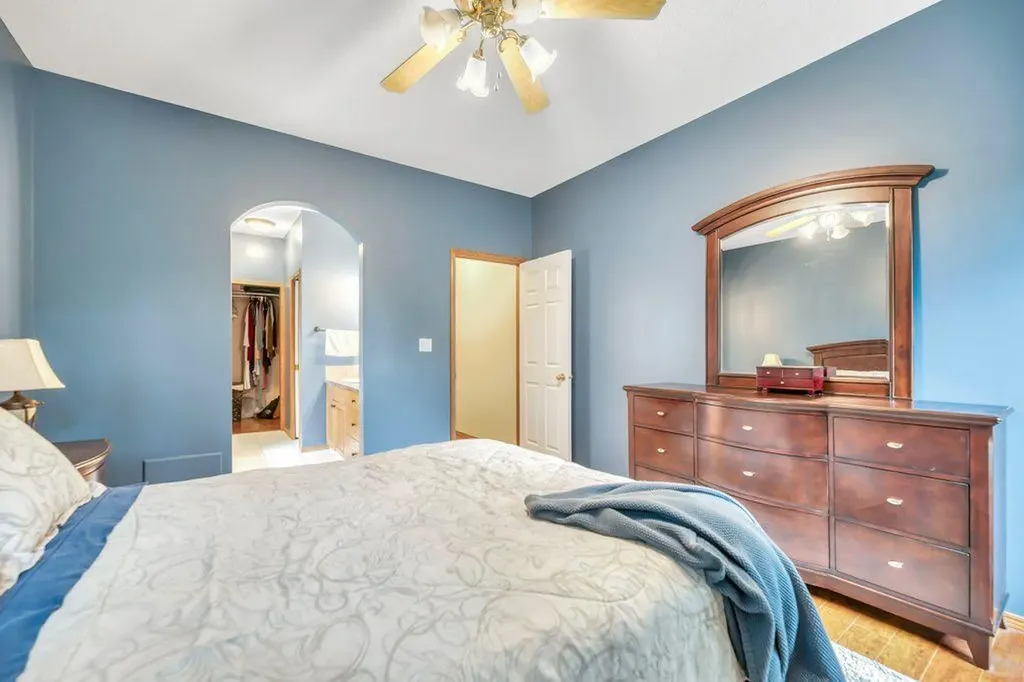 199 Lakeside Greens Court Chestermere AB T1X 1C7