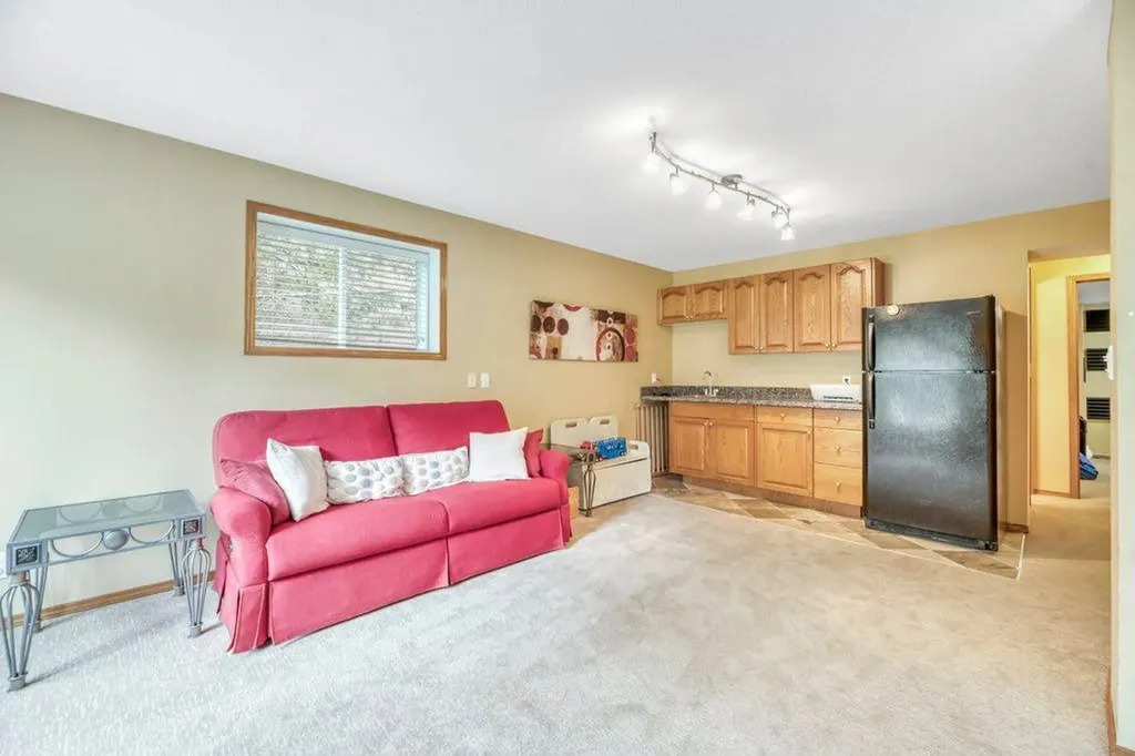 199 Lakeside Greens Court Chestermere AB T1X 1C7