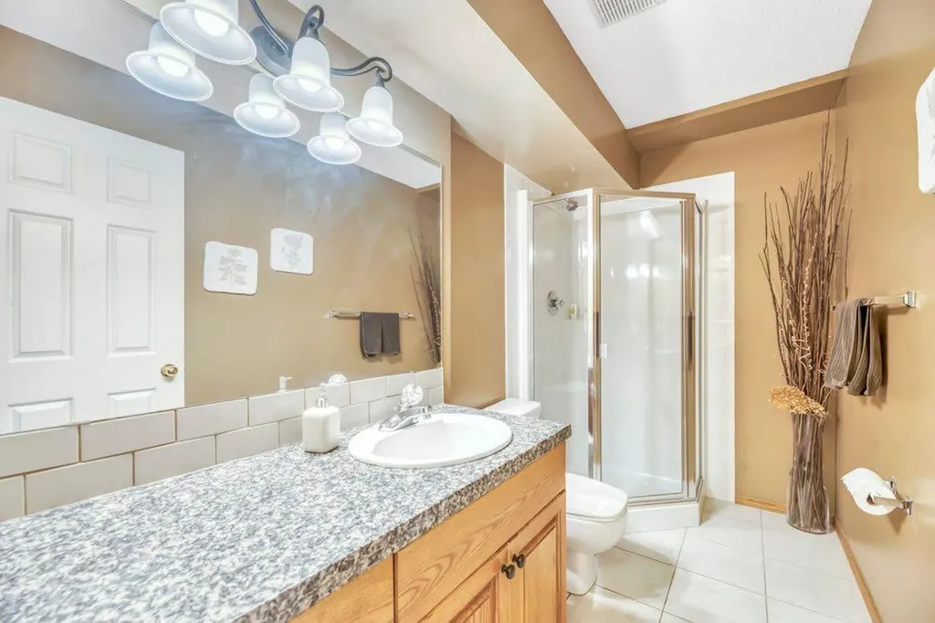 199 Lakeside Greens Court Chestermere AB T1X 1C7