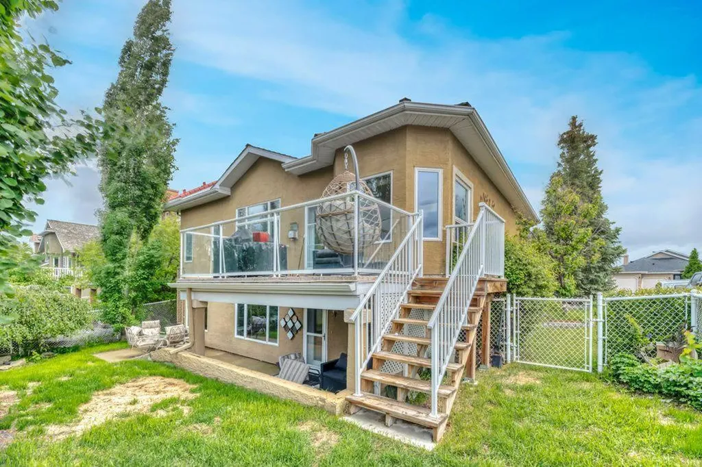 199 Lakeside Greens Court Chestermere AB T1X 1C7
