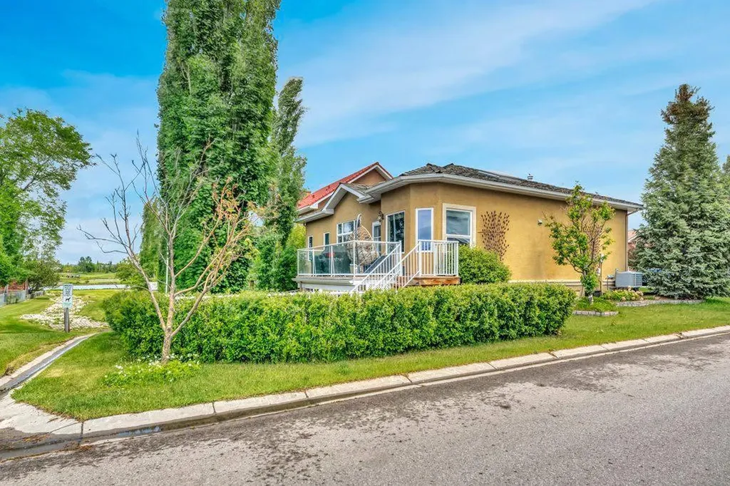 199 Lakeside Greens Court Chestermere AB T1X 1C7