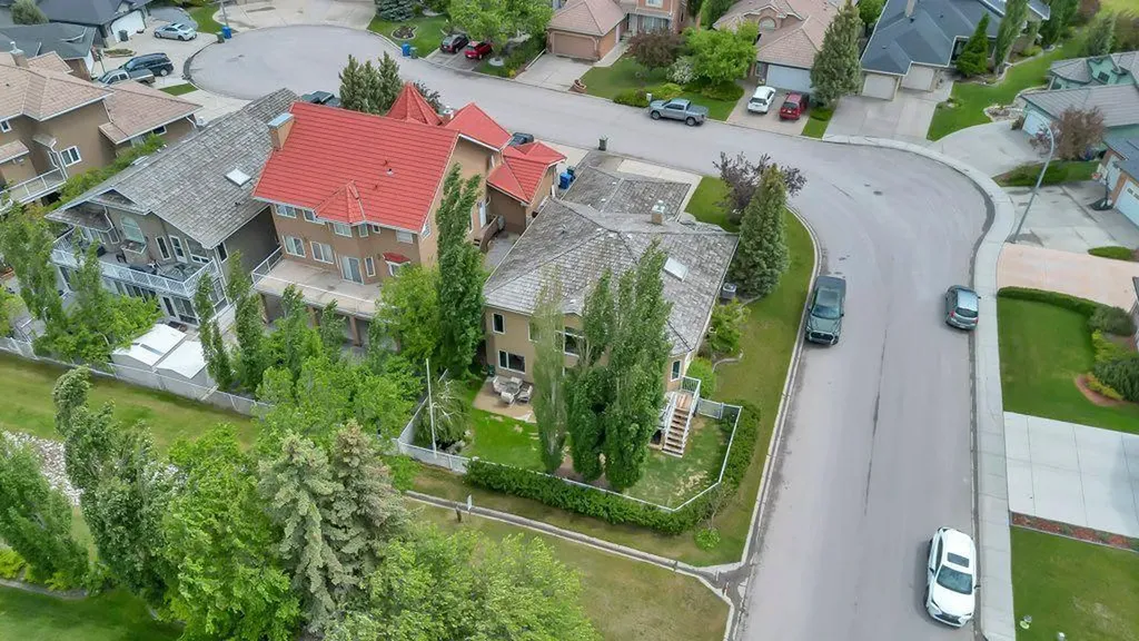 199 Lakeside Greens Court Chestermere AB T1X 1C7