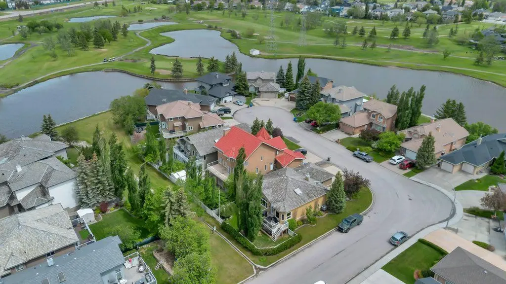 199 Lakeside Greens Court Chestermere AB T1X 1C7