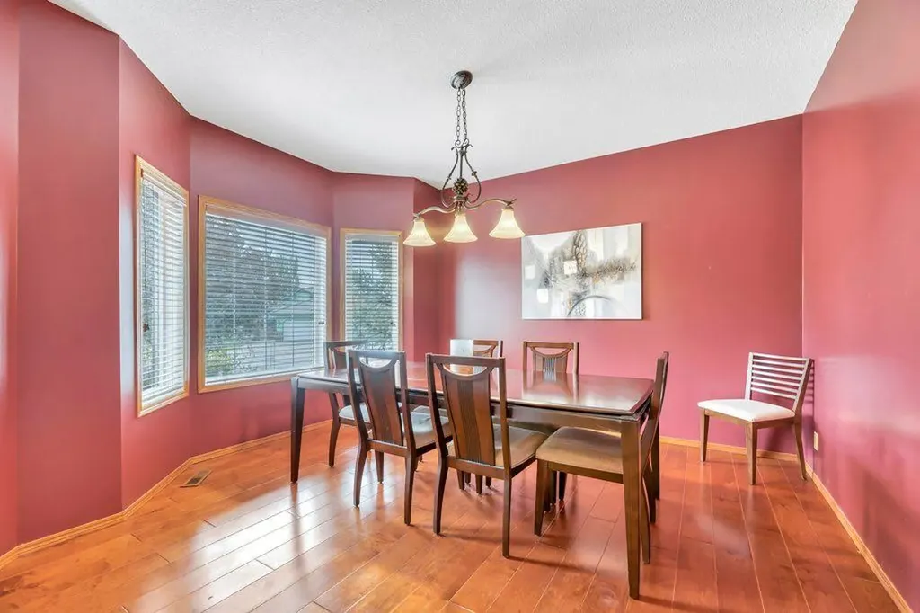 199 Lakeside Greens Court Chestermere AB T1X 1C7