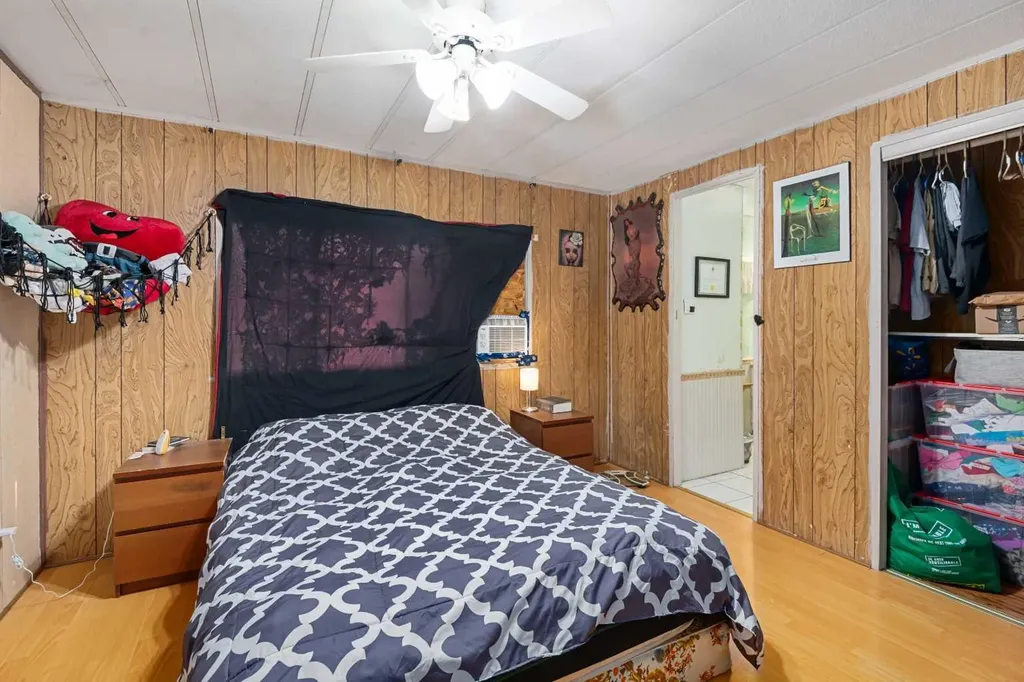 3223 83 Street NW Calgary AB T3B 5P3
