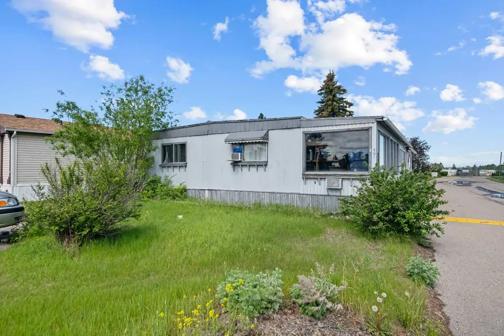 3223 83 Street NW Calgary AB T3B 5P3