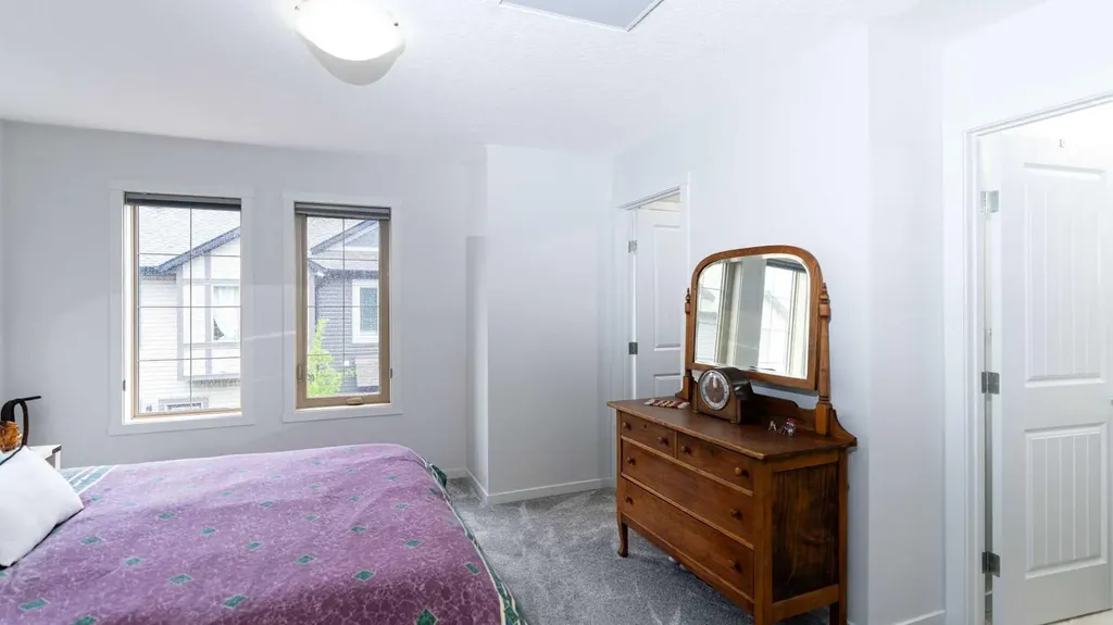 340 Legacy Point SE Calgary AB T2X 3Z3