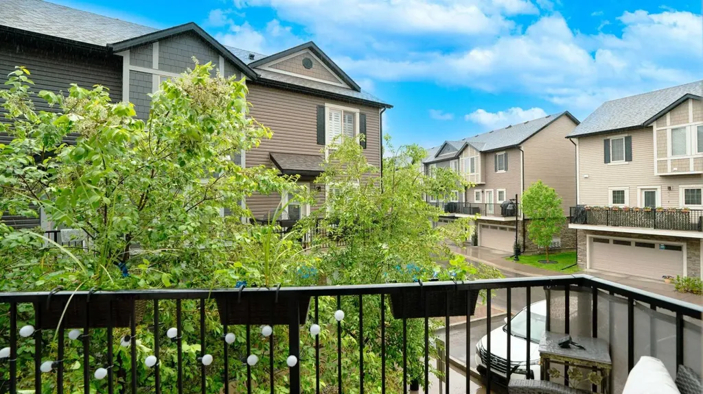 340 Legacy Point SE Calgary AB T2X 3Z3