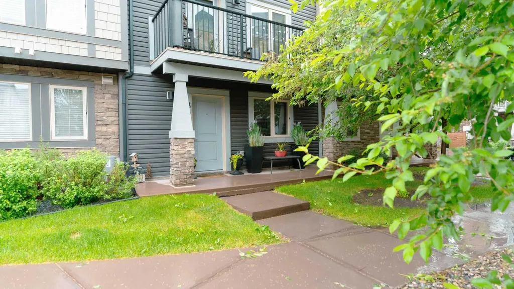 340 Legacy Point SE Calgary AB T2X 3Z3