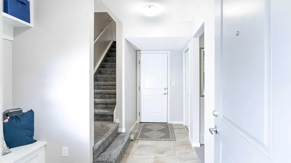 340 Legacy Point SE Calgary AB T2X 3Z3