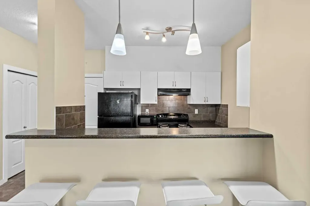 604 East Lake Boulevard NE Airdrie AB T4A 0G6
