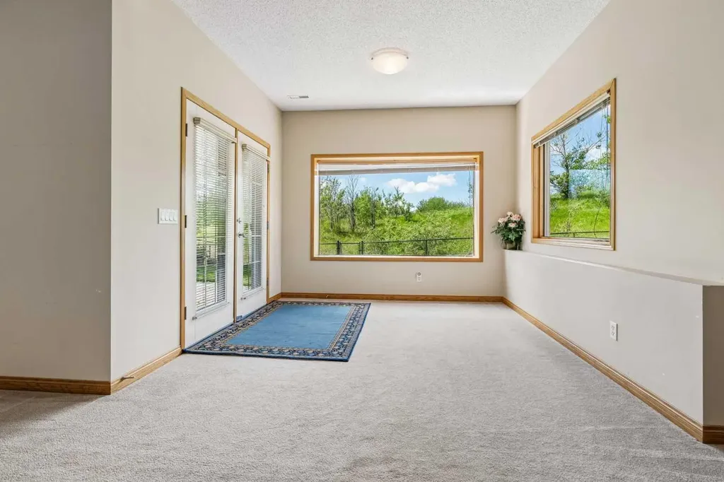 127 Edgeridge Close NW Calgary AB T3A 6K4