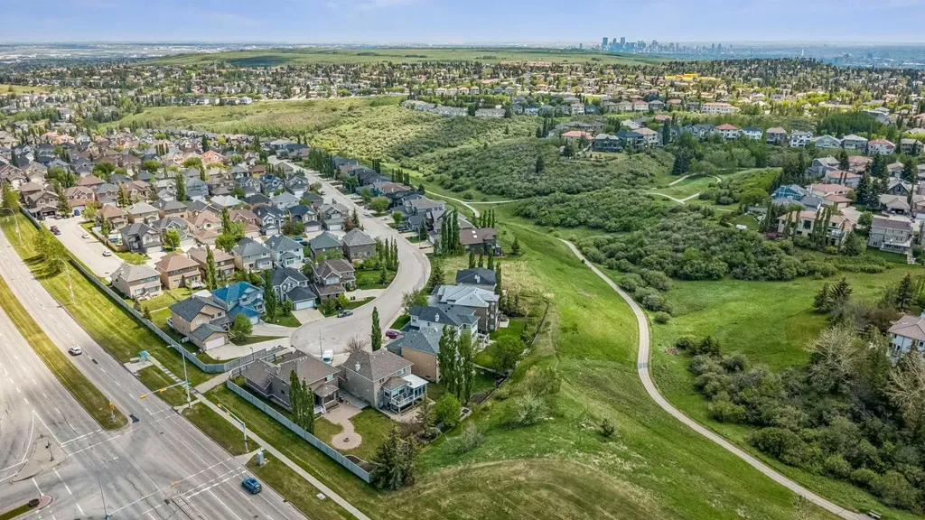 127 Edgeridge Close NW Calgary AB T3A 6K4
