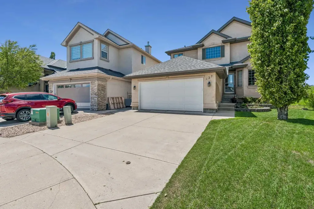127 Edgeridge Close NW Calgary AB T3A 6K4