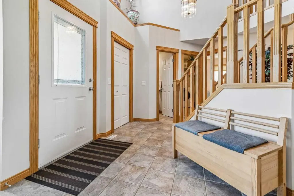 127 Edgeridge Close NW Calgary AB T3A 6K4