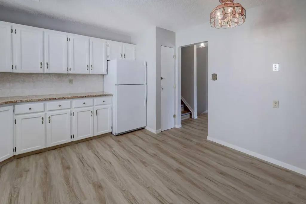 9 Maple Leaf Road Strathmore AB T1P 1G6