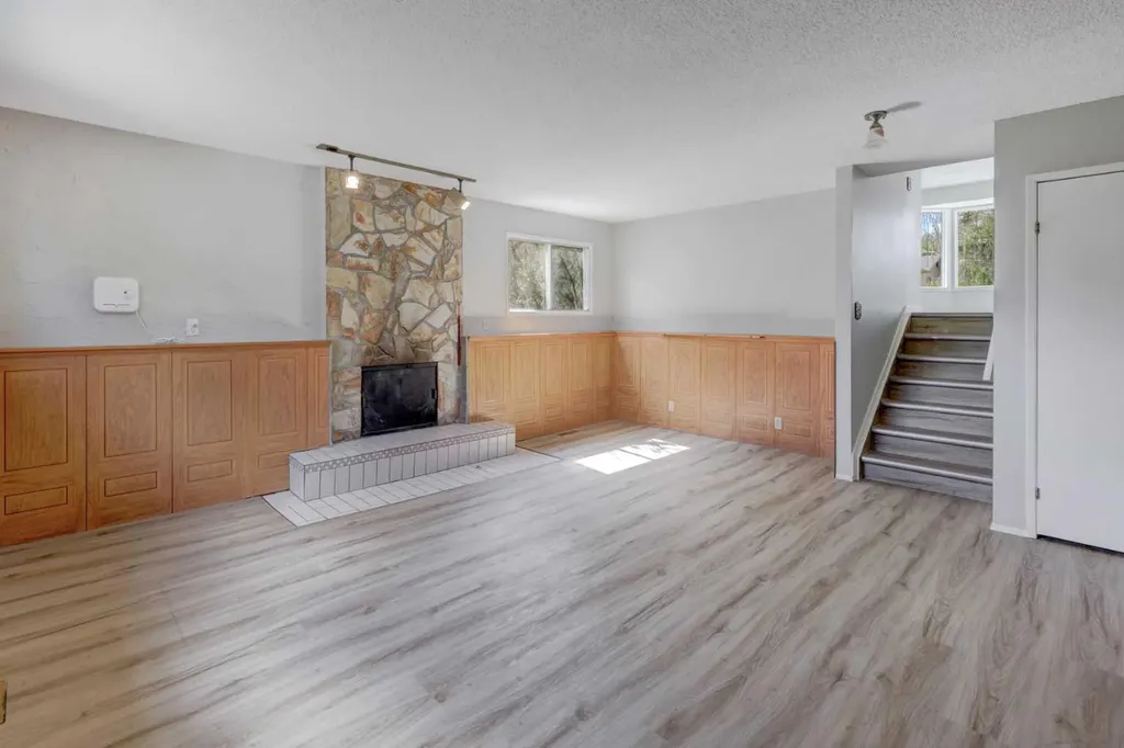 9 Maple Leaf Road Strathmore AB T1P 1G6