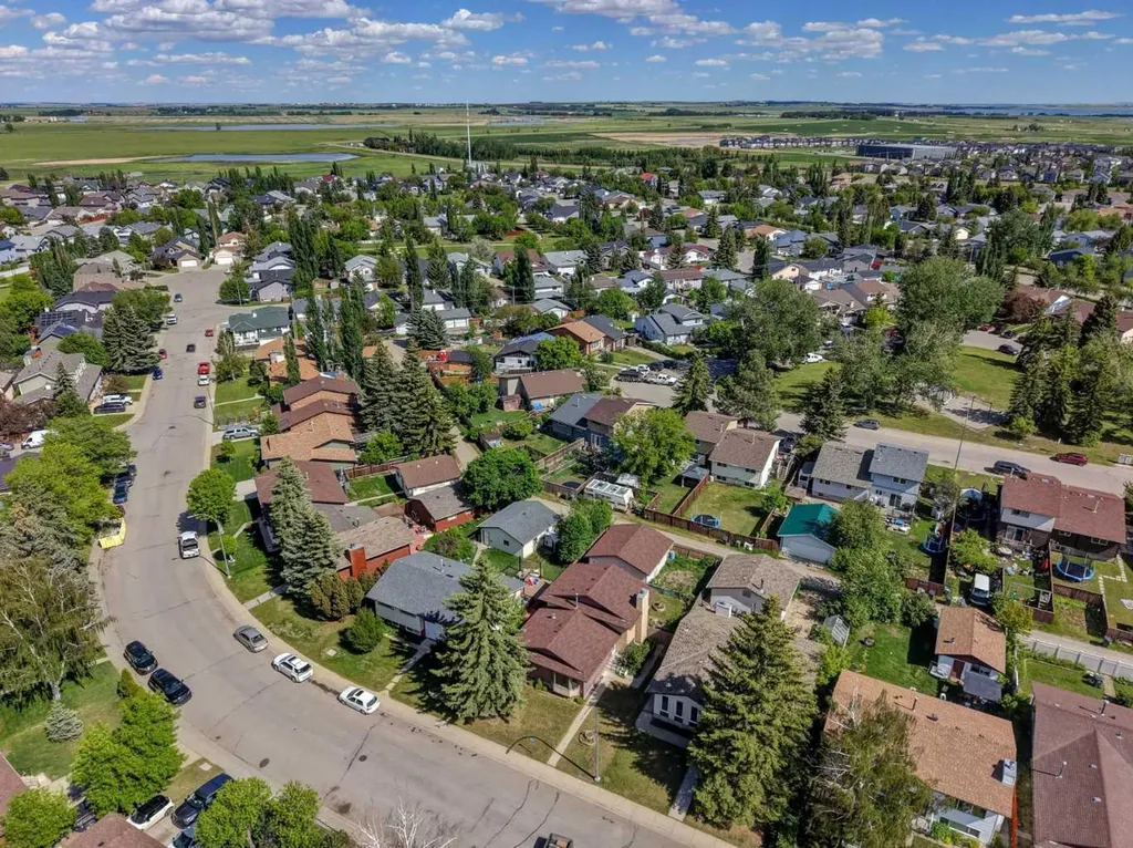 9 Maple Leaf Road Strathmore AB T1P 1G6