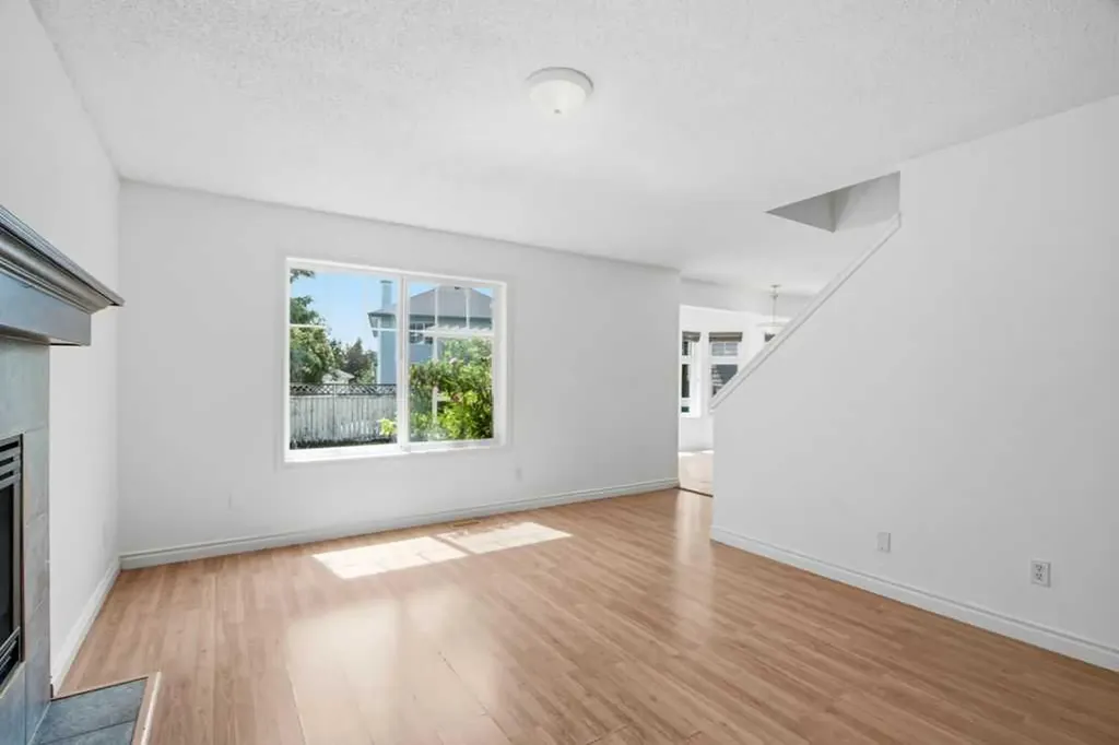 690 Coventry Drive NE Calgary AB T3H 4M3