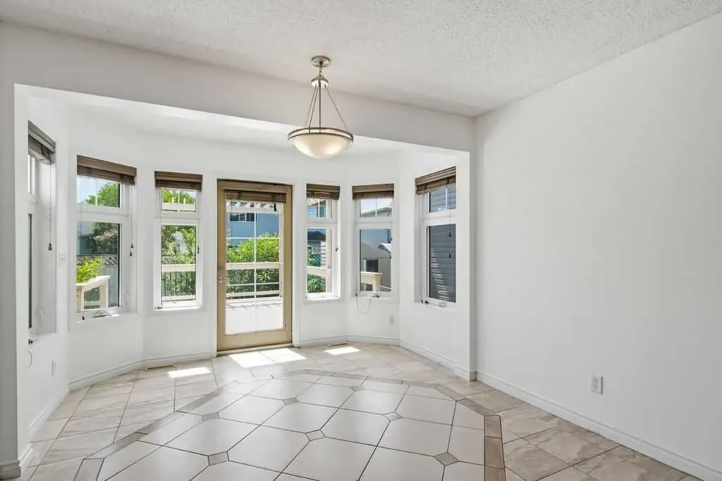 690 Coventry Drive NE Calgary AB T3H 4M3