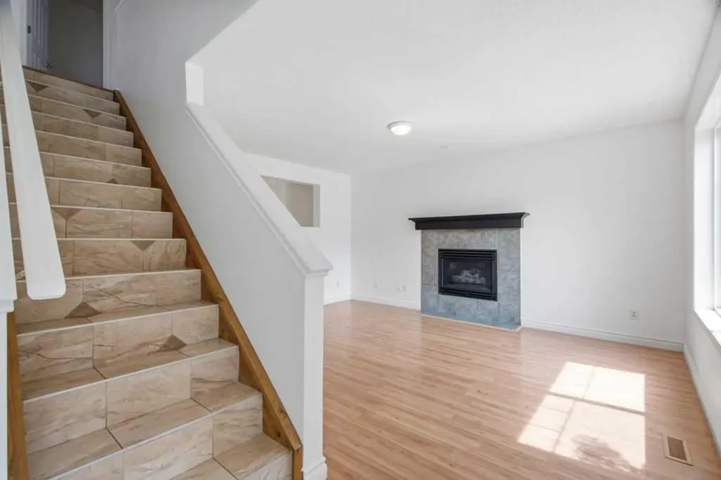 690 Coventry Drive NE Calgary AB T3H 4M3