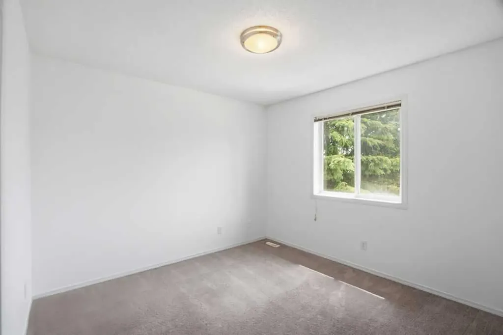 690 Coventry Drive NE Calgary AB T3H 4M3