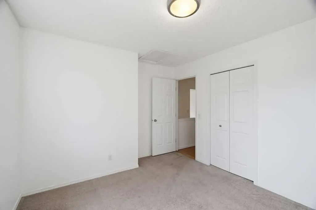 690 Coventry Drive NE Calgary AB T3H 4M3