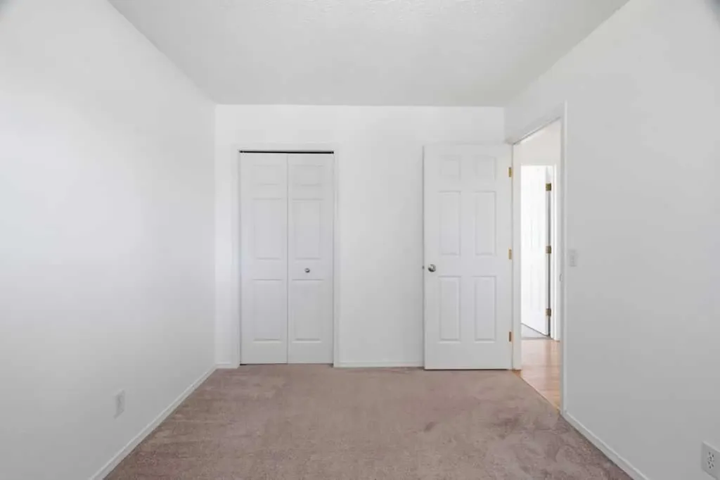 690 Coventry Drive NE Calgary AB T3H 4M3