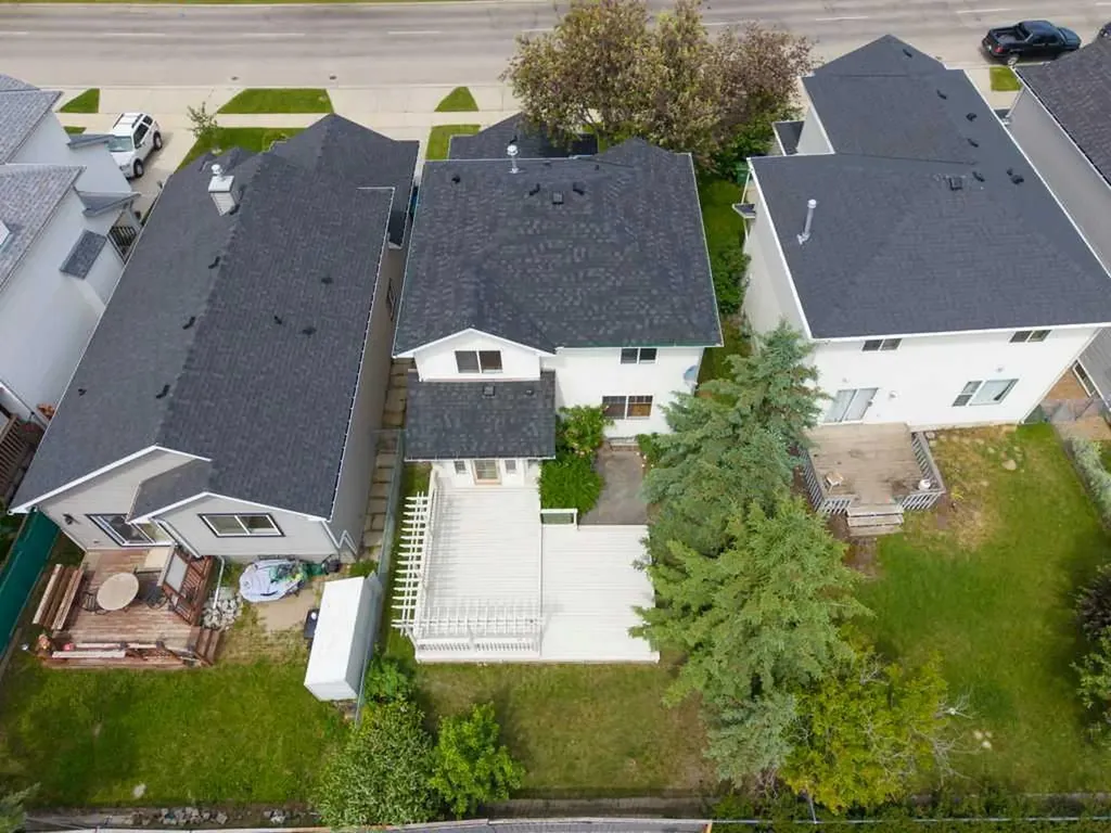 690 Coventry Drive NE Calgary AB T3H 4M3