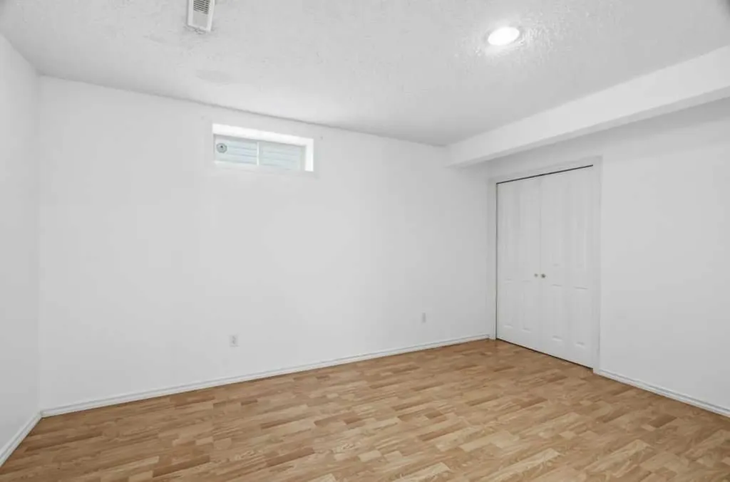 690 Coventry Drive NE Calgary AB T3H 4M3