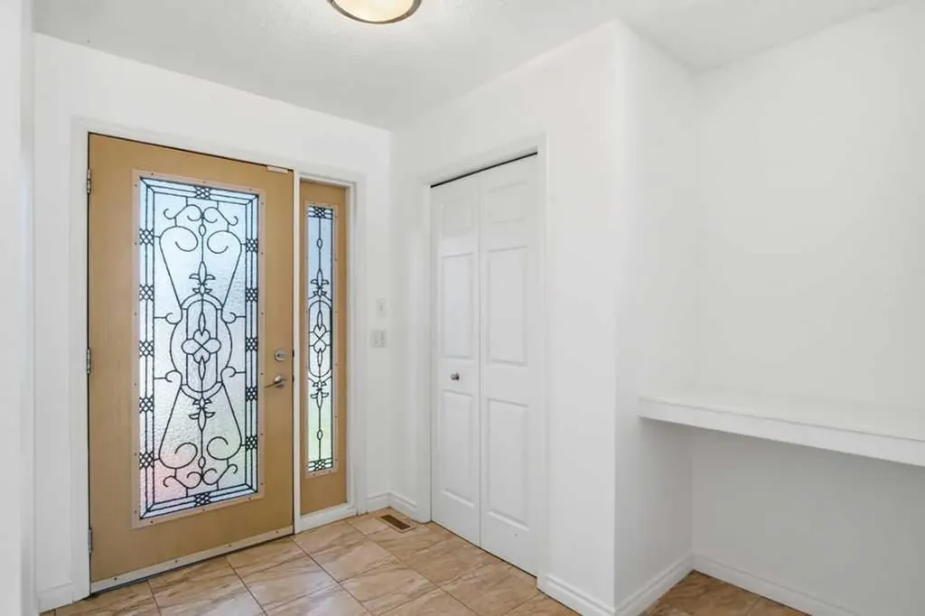 690 Coventry Drive NE Calgary AB T3H 4M3