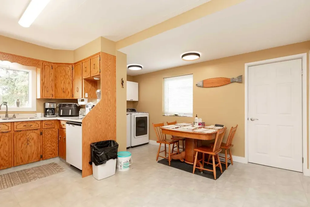 606 5 Street Warner AB T0K 2L0