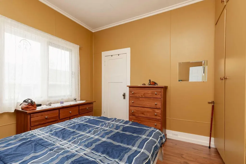 606 5 Street Warner AB T0K 2L0