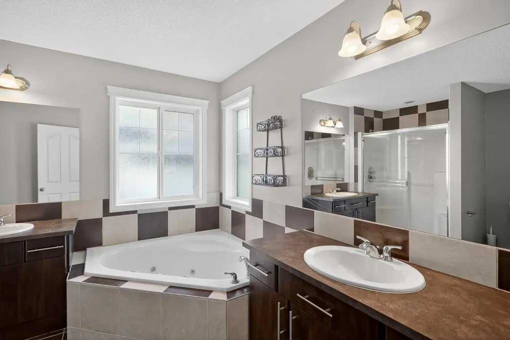 243 Silverado Plains Close SW Calgary AB T2X 0J2