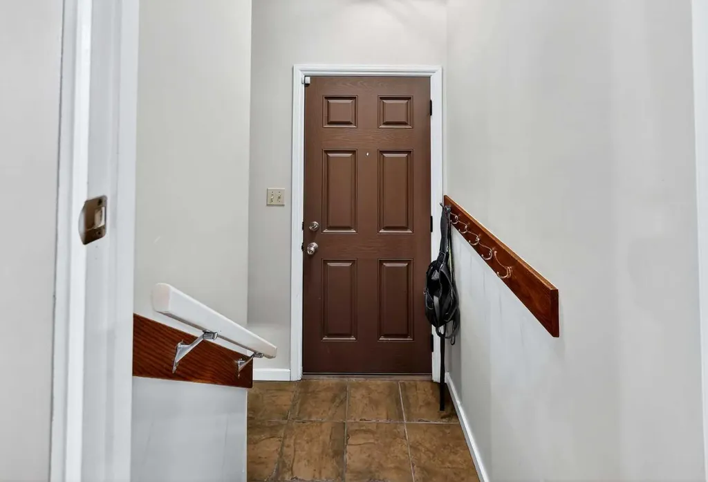 10640 Oakmoor Way SW Calgary AB T2W 2H8