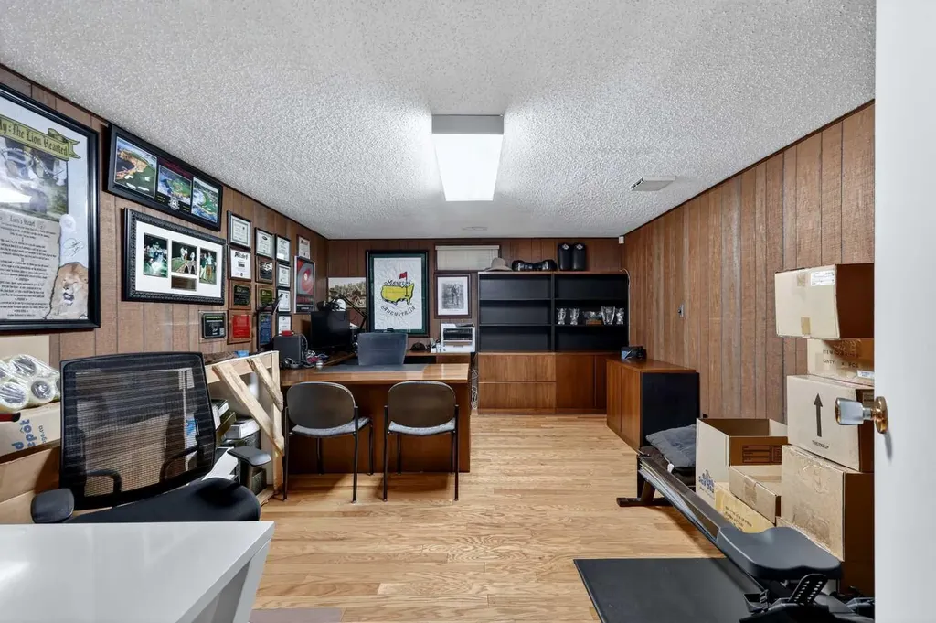 10640 Oakmoor Way SW Calgary AB T2W 2H8