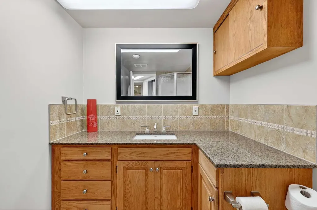 10640 Oakmoor Way SW Calgary AB T2W 2H8