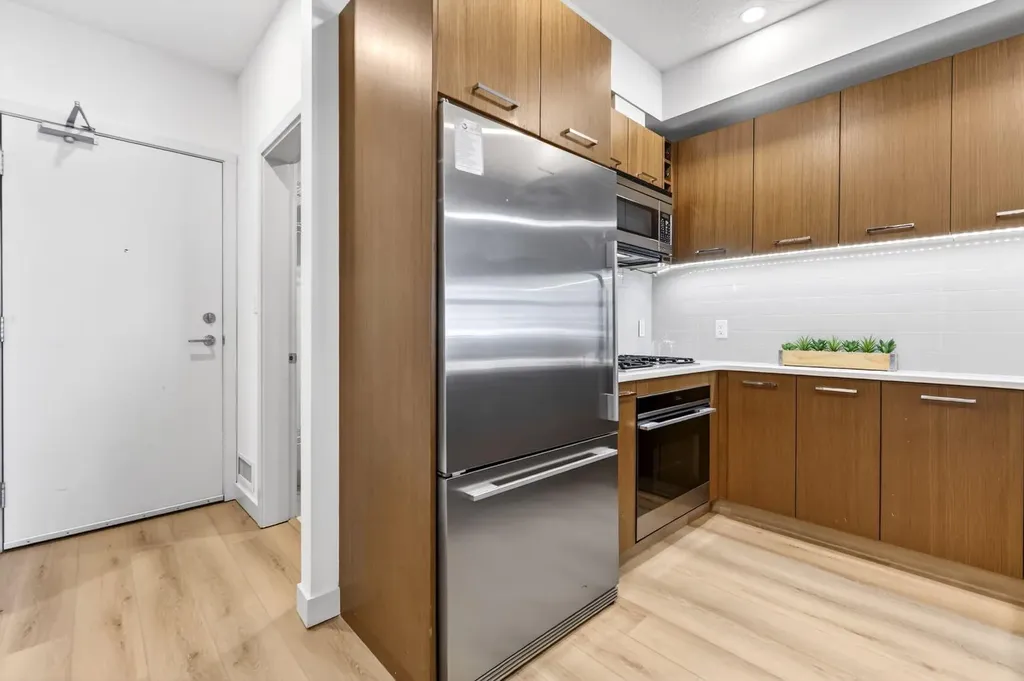 323 20 Avenue SW Calgary AB T2S 2G5