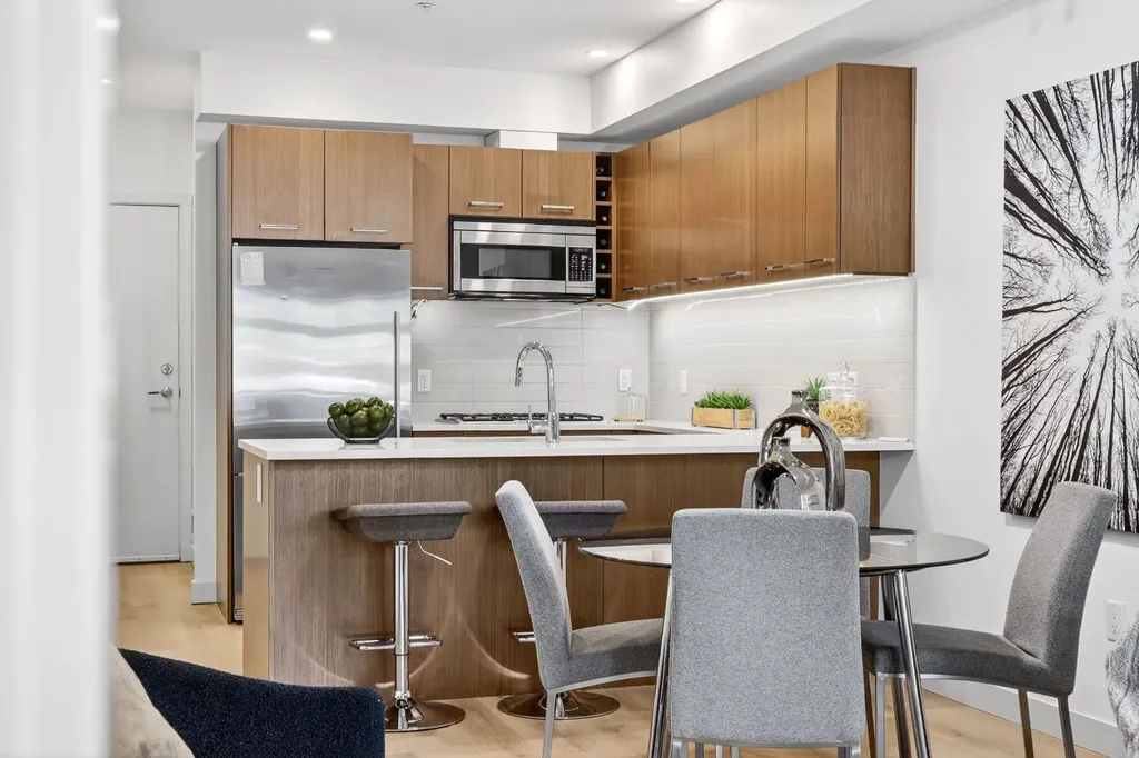 323 20 Avenue SW Calgary AB T2S 2G5
