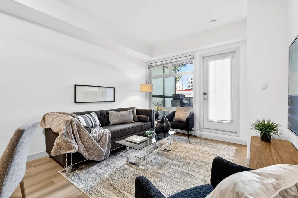 323 20 Avenue SW Calgary AB T2S 2G5